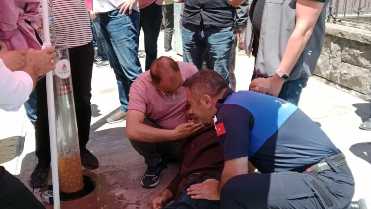 'Yol verme' kavgasında seken kurşunun isabet ettiği esnaf yaralandı