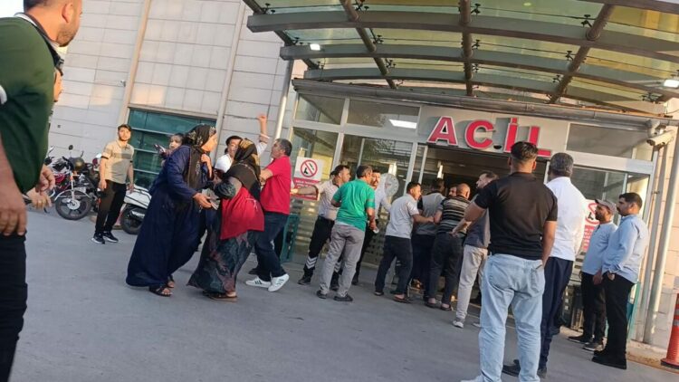 Otomobilin çarptığı Emir Efe öldü; hastaneye giden sürücü darbedildi