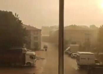 Bursa'da sağanak ve dolu yağışı etkili oldu