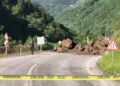 Bayburt kara yolu heyelan nedeniyle ulaşıma kapandı