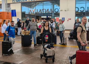 Antalya'ya 5 ayda hava yoluyla 3,5 milyon turist geldi