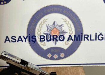 Çarşıda havaya ateş açan 2 şüpheli gözaltına alındı