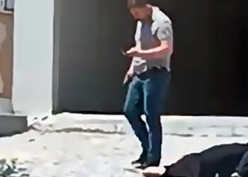 Para isteyen oğlunu çıkan tartışmada öldürdü, cesedinin başında polisi bekledi