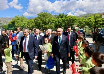 Bakan Tekin: Türkiye'de eğitim öğretime yaptıklarımız devrim kabul ediliyor