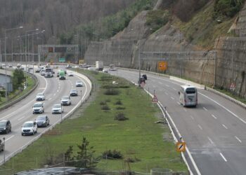 Bolu Dağı Tüneli'nden bayram tatilinde 1 milyon 51 bin 507 araç geçti