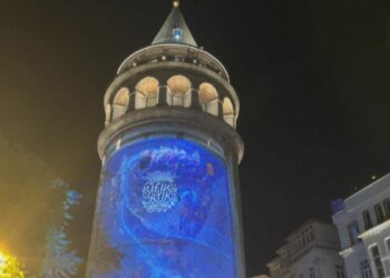 Galata Kulesi'nde Sıfır Atık Haftası nedeniyle ışık gösterisi gerçekleştirildi