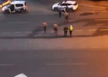 Başakşehir'de iş yerine silahlı saldırı kamerada