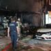Bursa'da depoda çıkan yangın, park halindeki otomobile sıçradı