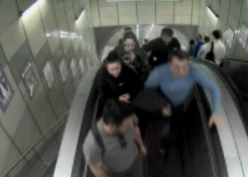 Şişli’de metroda yolcunun cep telefonunu çalan 2 şüpheli tutuklandı