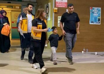 Prize parmağını sokan 4 yaşındaki çocuk akıma kapıldı