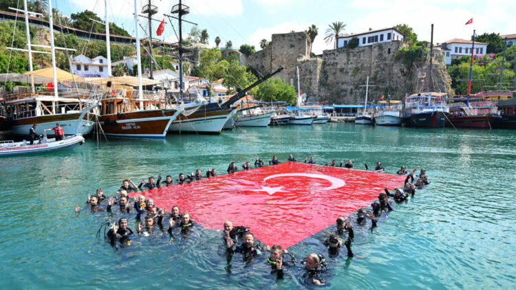 Antalya'da, Kaputaş Plajı’nda sigara yasağı