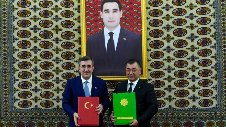 Cumhurbaşkanı Yardımcısı Yılmaz, Türkmenistan Bakanlar Kurulu Başkan Yardımcısı Ataguliyev ile görüştü