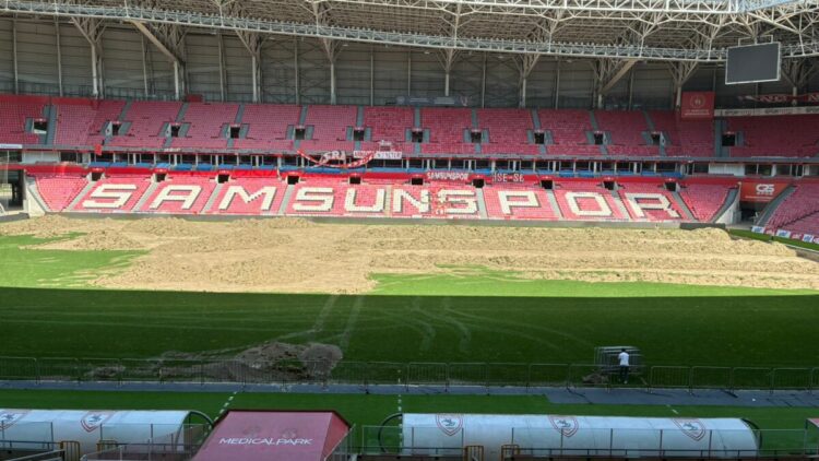 Samsun 19 Mayıs Stadyumu'nun zemini yenileniyor