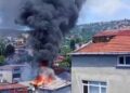 Sarıyer’de kaynak çalışması sırasında çıkan yangında çatı alev alev yandı