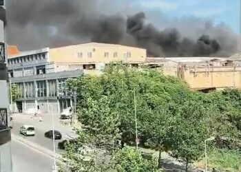 Esenyurt'ta fabrikada yangın -1