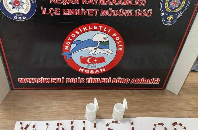 Uyuşturucuyla yakalanan plakasız motosikletin ehliyetsiz sürücüsüne 128 bin lira ceza