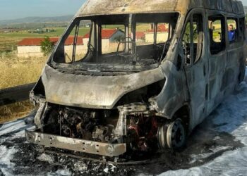Ankara'da işçi servisi yandı