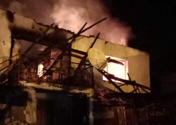 Kütahya'da yangın çıkan ev, kullanılamaz hale geldi