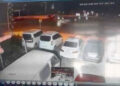 TIR'ın devrilip, 17 ton arpanın yola saçıldığı kaza güvenlik kamerasında