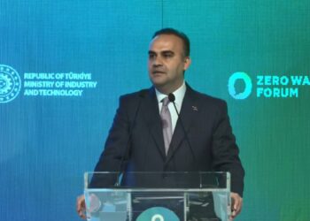 Bakan Kacır: 2030'a kadar 5 milyar avronun üzerinde sanayi karbonsuzlaştırma yatırımını desteklemeyi hedefliyoruz