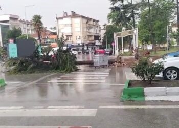 Bursa’da sağanak ve dolu etkili oldu