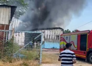 Bursa'da boya imalathanesinde yangın
