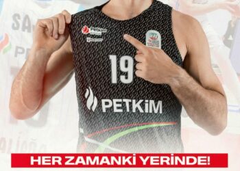 Petkimspor'da Sajus takımda kaldı