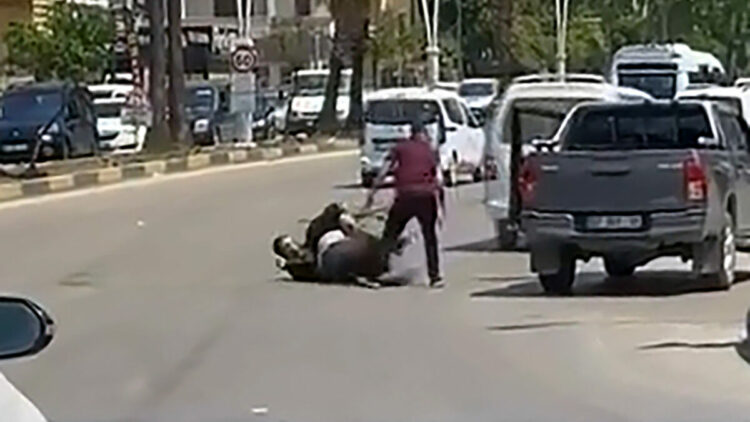 Cadde ortasındaki kavga, aile meselesinden çıkmış; taraflar tutuklandı