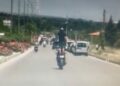Trafikte ayağa kalkarak motosiklet kullanan sürücüye 46 bin TL ceza