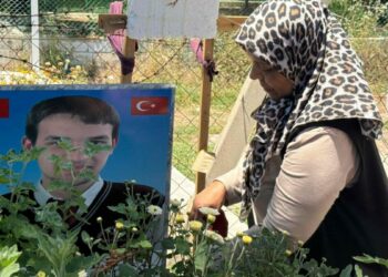 Reyhanlı saldırısı davasında karar çıktı, aileler gözyaşlarına boğuldu