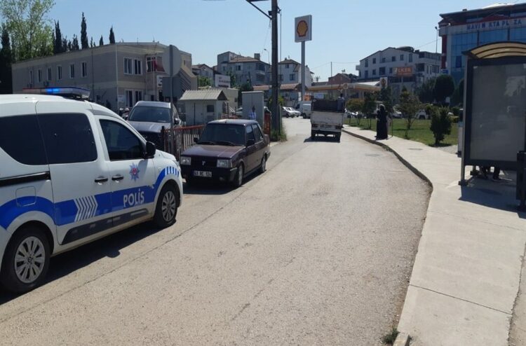 Takip ettiği eski komşusunu bıçakladı, 'Gönül ilişkimizi kullanıp beni dolandırdı' dedi