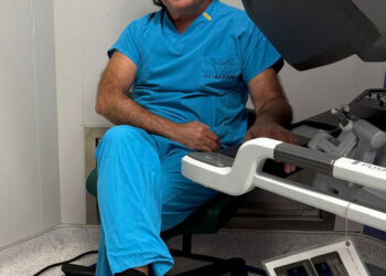 Türk doktor, dünyanın gözü önünde canlı ameliyat yapacak