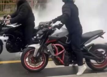 Kağıthane’de düğün konvoyunda motosikletle trafiği kapatıp patinaj çekti; 136 bin lira ceza kesildi
