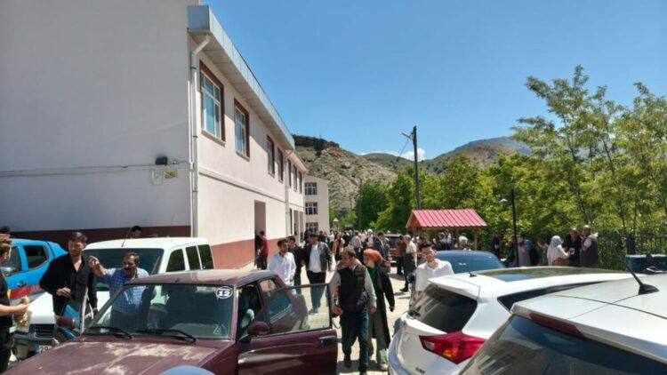 Gümüşhane’nin Tekke beldesinde 2 bin 969 seçmen sandık başında