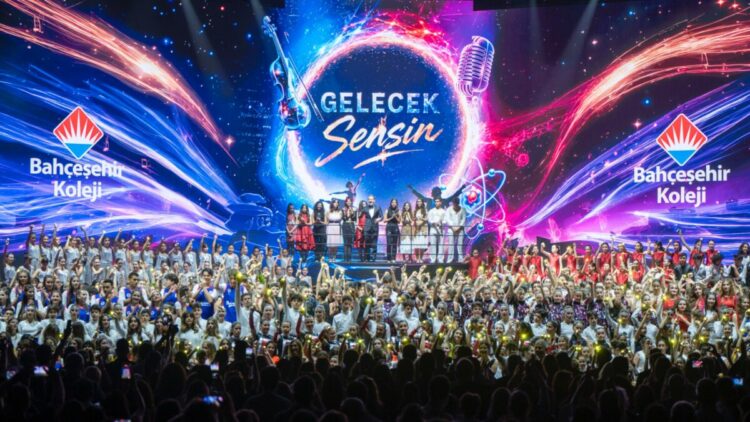 Bahçeşehir Koleji öğrencilerinden 'Gelecek Sensin' temalı yıl sonu gösterisi
