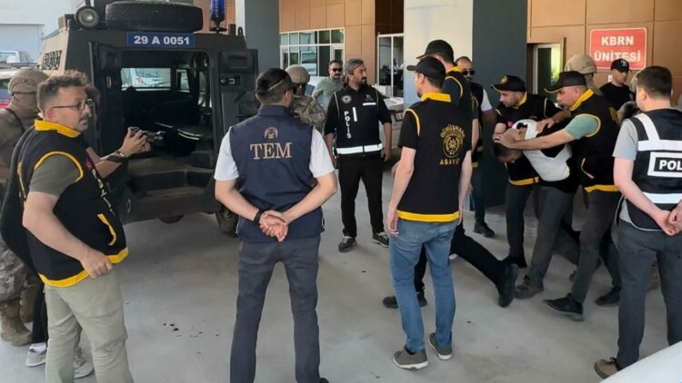 Eşini odunla döverek öldüren şüpheli tutuklandı