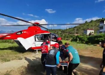 Refahiye’de rahatsızlanan kalp hastası, ambulans helikopterle hastaneye ulaştırıldı