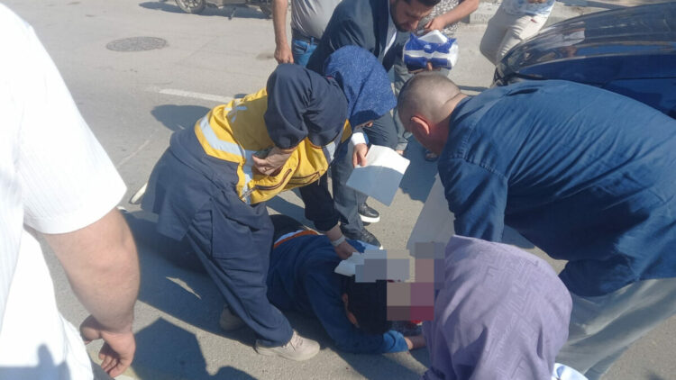 112 çalışanı mesai sonrası evine giderken kazayı görüp, yaralıya müdahale etti
