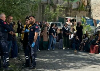 Yaşadığı binanın bodrum katında ölü bulundu, kayıp eşi aranıyor