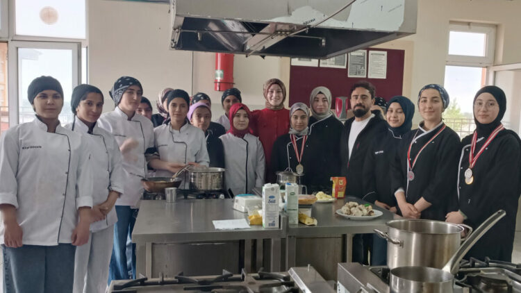 Meslek lisesi öğrencilerinden 9 ayda 40 milyon TL ciro