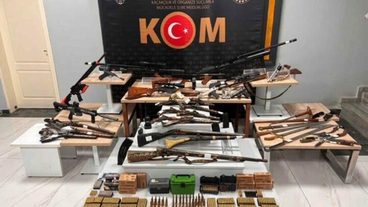 Uşak'ta silah ticaretine gözaltı