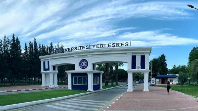 Ege Üniversitesi'ne yolsuzluk operasyonu; 45 gözaltı kararı