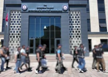 Çanakkale merkezli 11 ilde göçmen kaçakçılığı operasyonu: 41 tutuklama