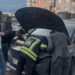 Otomobilin motor bölümüne sıkışan 2 yavru kedi kurtarıldı