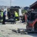 TIR, emniyet şeridinde park halindeki araçlara çarptı: 1 ölü, 1 yaralı