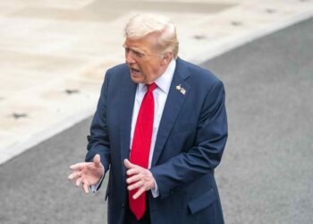 Trump: İran'a çok sert saldıracağız