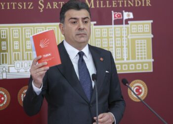 CHP'li Emre: Kimsenin yönetmeliği tanımama hakkı yoktur