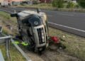Ankara'da otomobil, refüje çarpıp takla attı: 2 yaralı