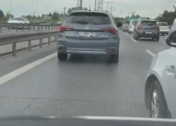 Eyüpsultan’da trafikte 'önüme kırdın' kavgası: Otoyolda araçtan inip kadın sürücüye saldırdı
