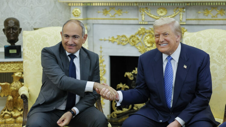 Trump'tan Ermenistan Başbakanı Paşinyan'a tebrik
